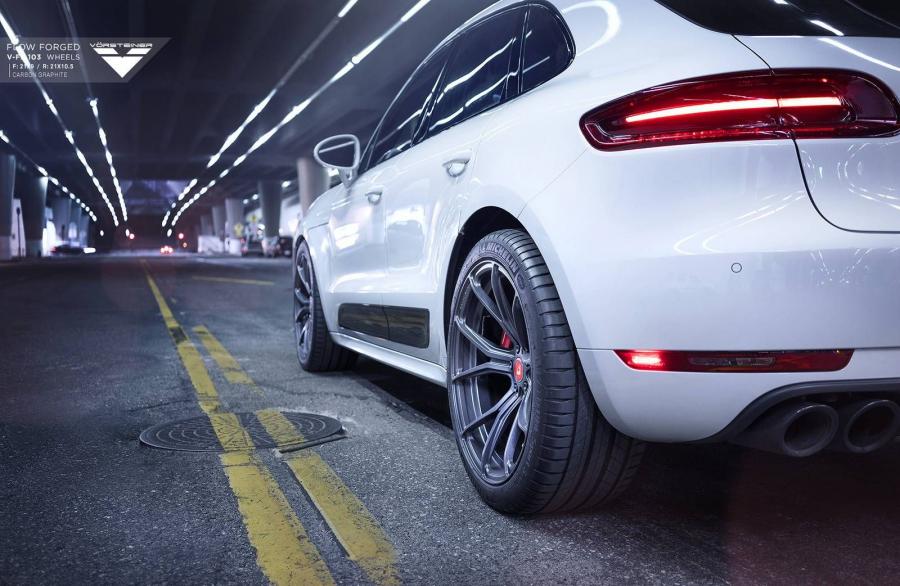 Porsche Macan Turbo by Vorsteiner 2015 года  (фото 7 из 9)